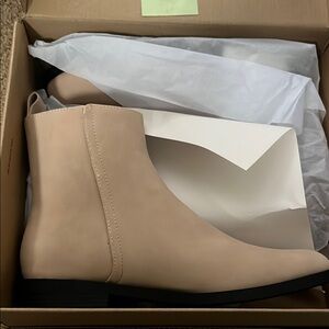 Elegant Beige Ankle Boots